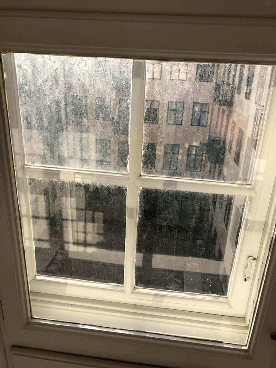 rengjort vindueskarm